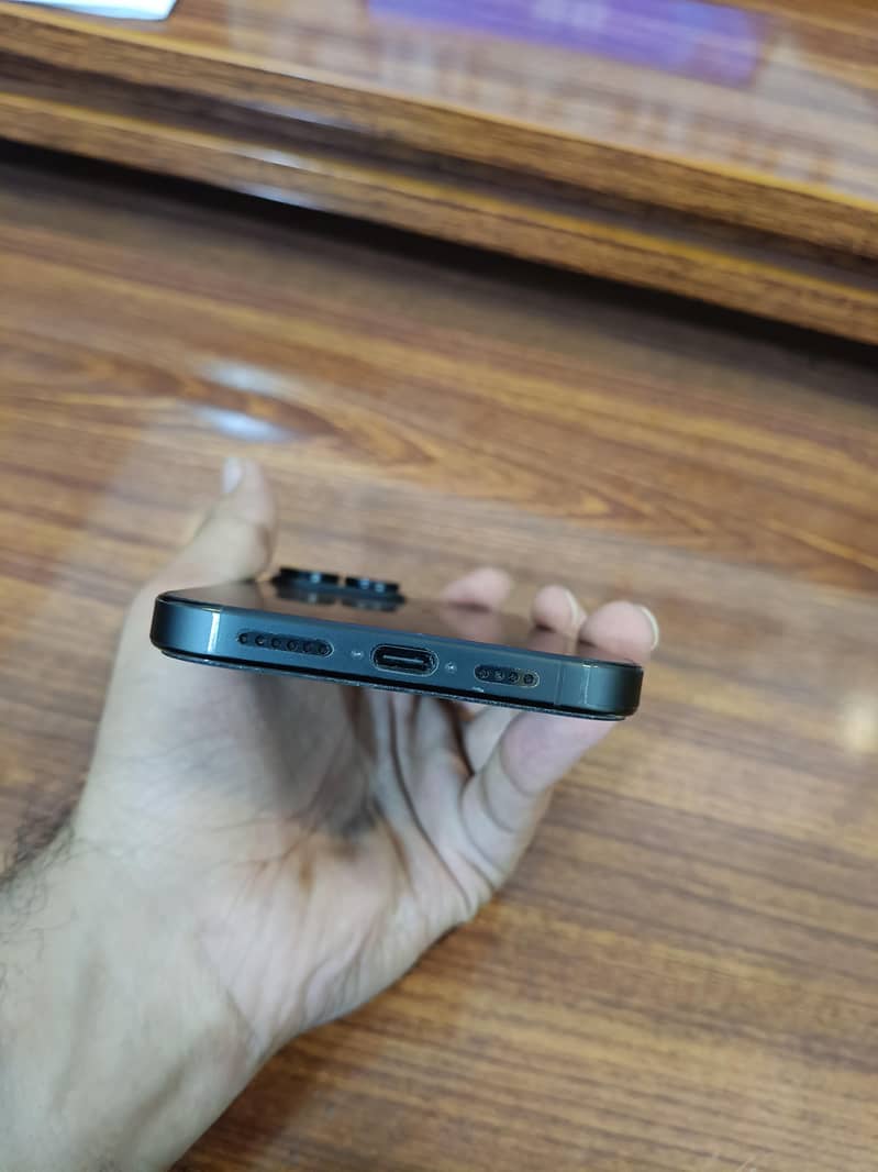 Iphone 16 Pro Max 8