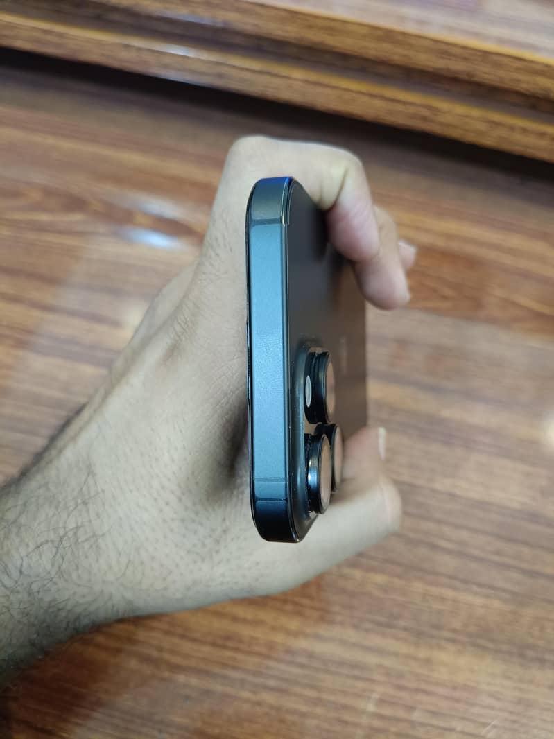 Iphone 16 Pro Max 9