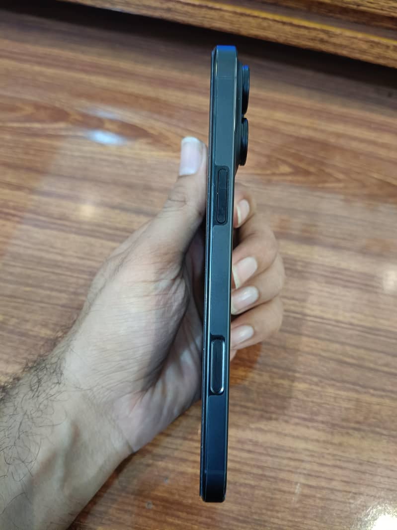 Iphone 16 Pro Max 10