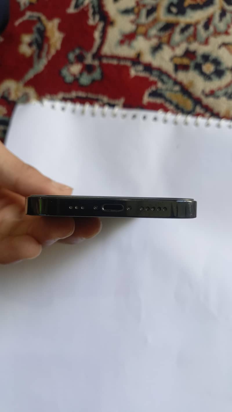 Apple iPhone 12 Pro 4