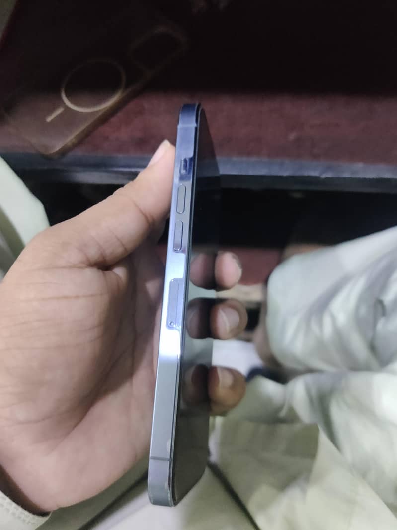 Apple iPhone 13 Pro 2