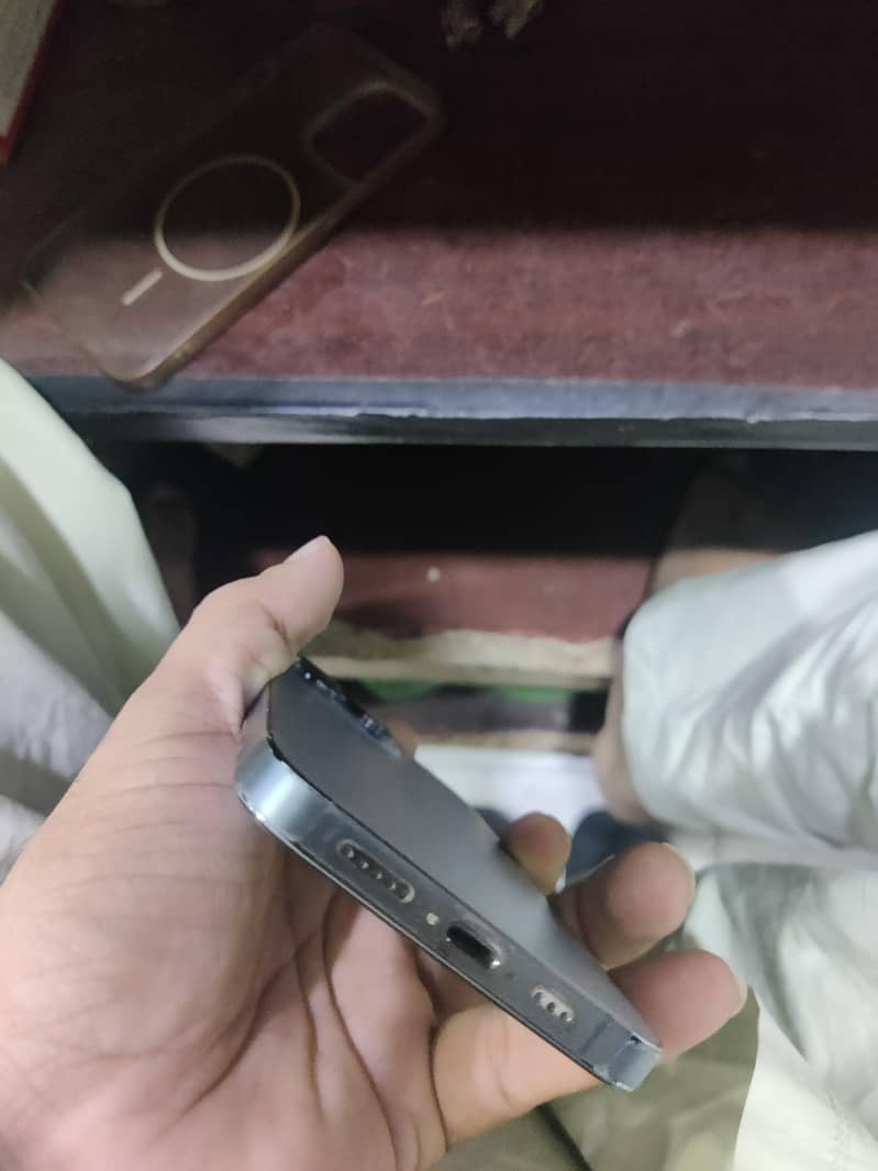 Apple iPhone 13 Pro 3