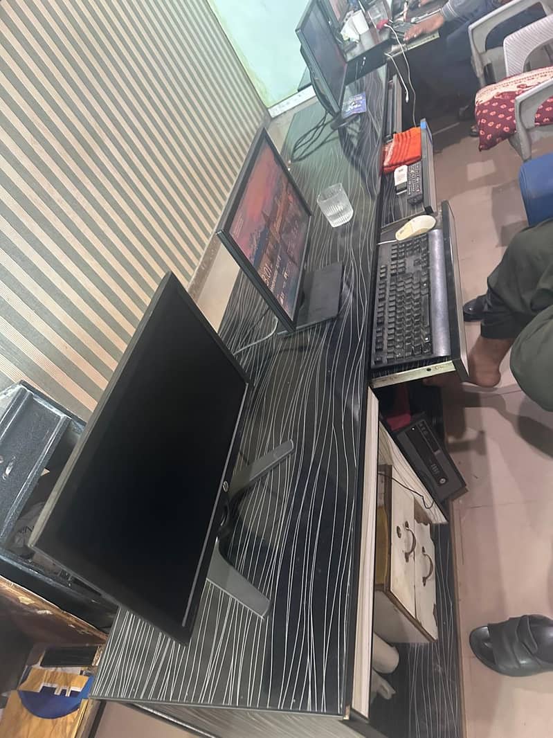 Computer table for sell 8