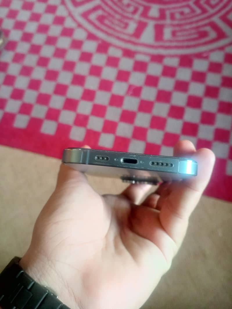 Apple iPhone 13 Pro 2