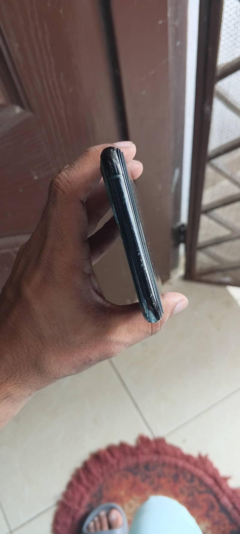 Apple iPhone 11 Pro Max 4
