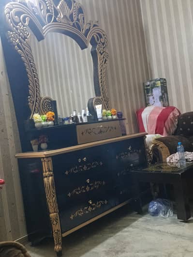 bohat payra 1 din used koi masla ni king size bed