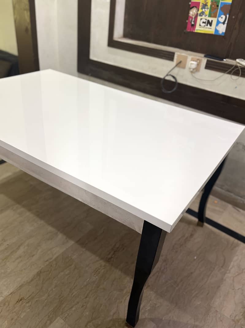 Table for Sale Solid Base 3