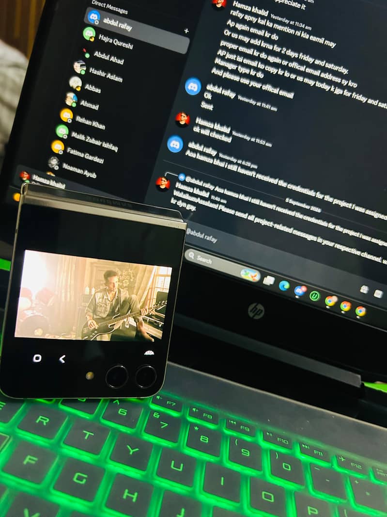 Samsung Mobile Z Flip 5 1