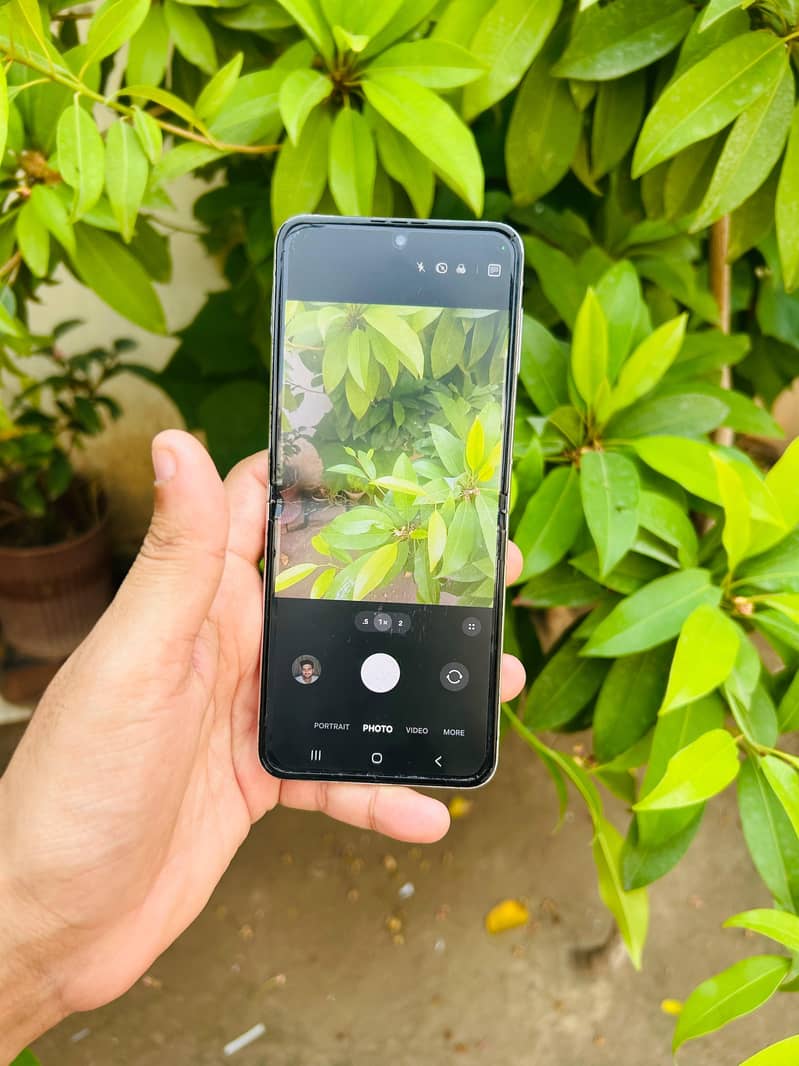 Samsung Mobile Z Flip 5 8