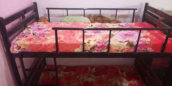 metal bunk bed