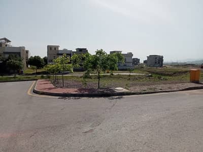 Bahria Enclave Sector N 6.5 Marla Corner Back Open Solid Plot All Charges Clear In Beautiful Ideal Location Available For Sale.