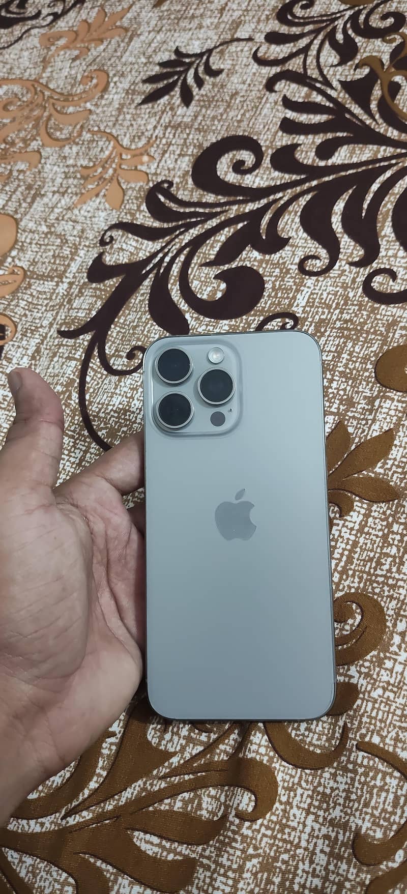 Apple iPhone 15 Pro Max 1