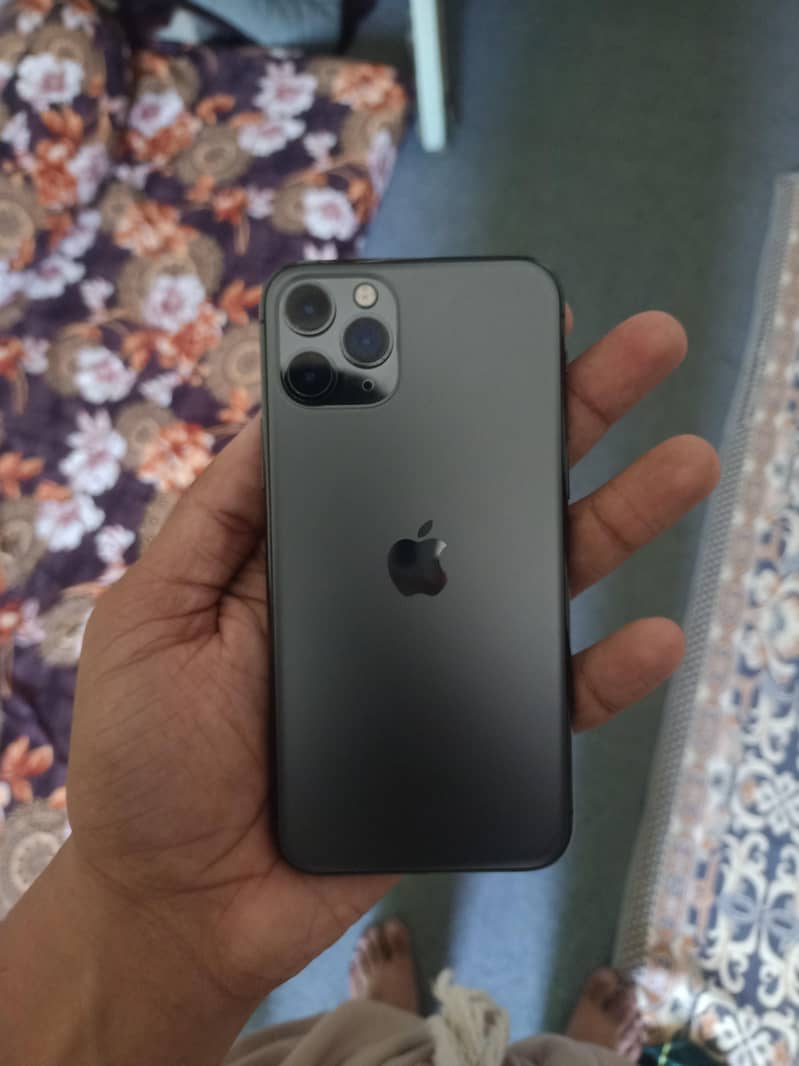 Apple iPhone 11 Pro 3