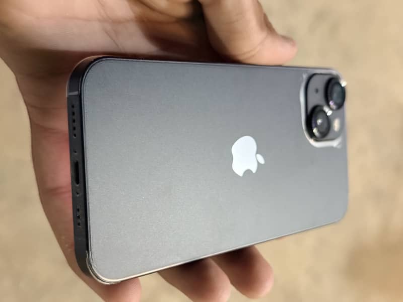 Apple iPhone 13 3