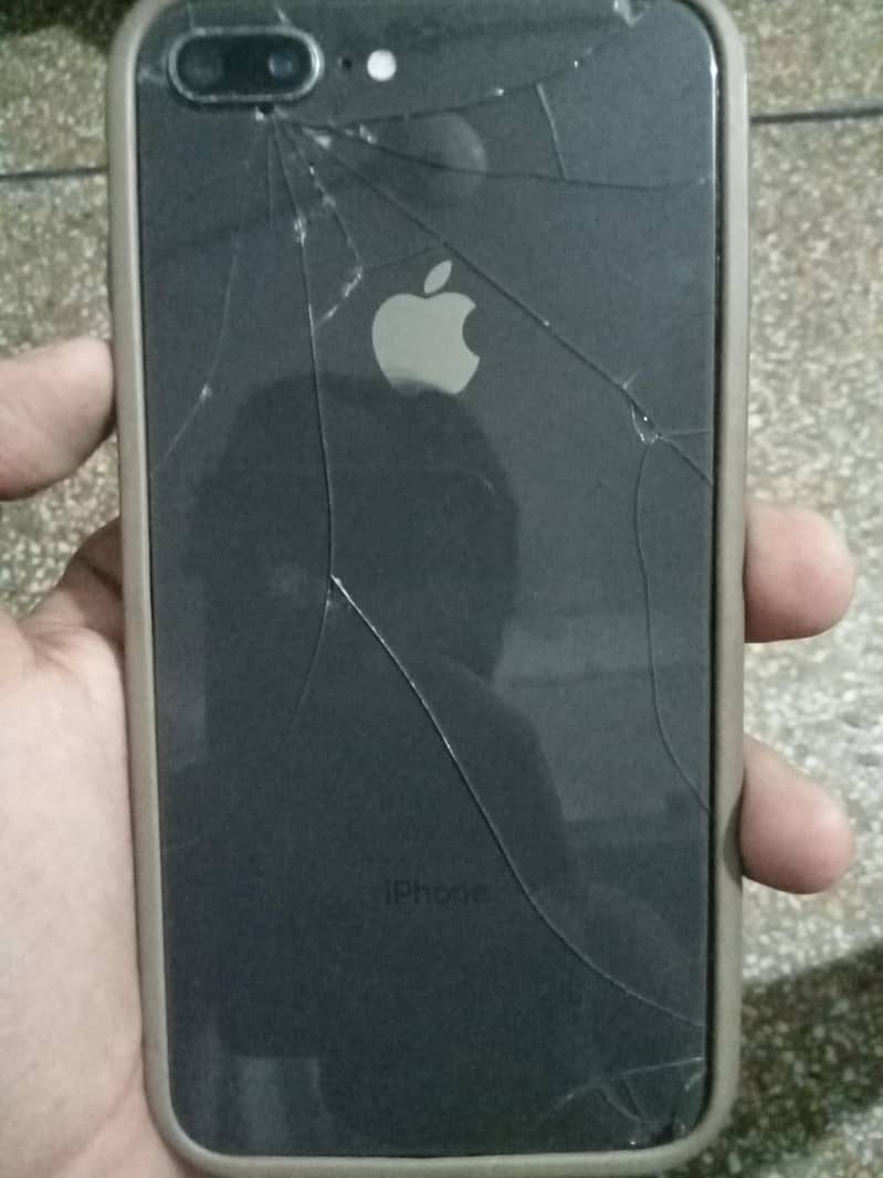 Apple iPhone 8 Plus 0