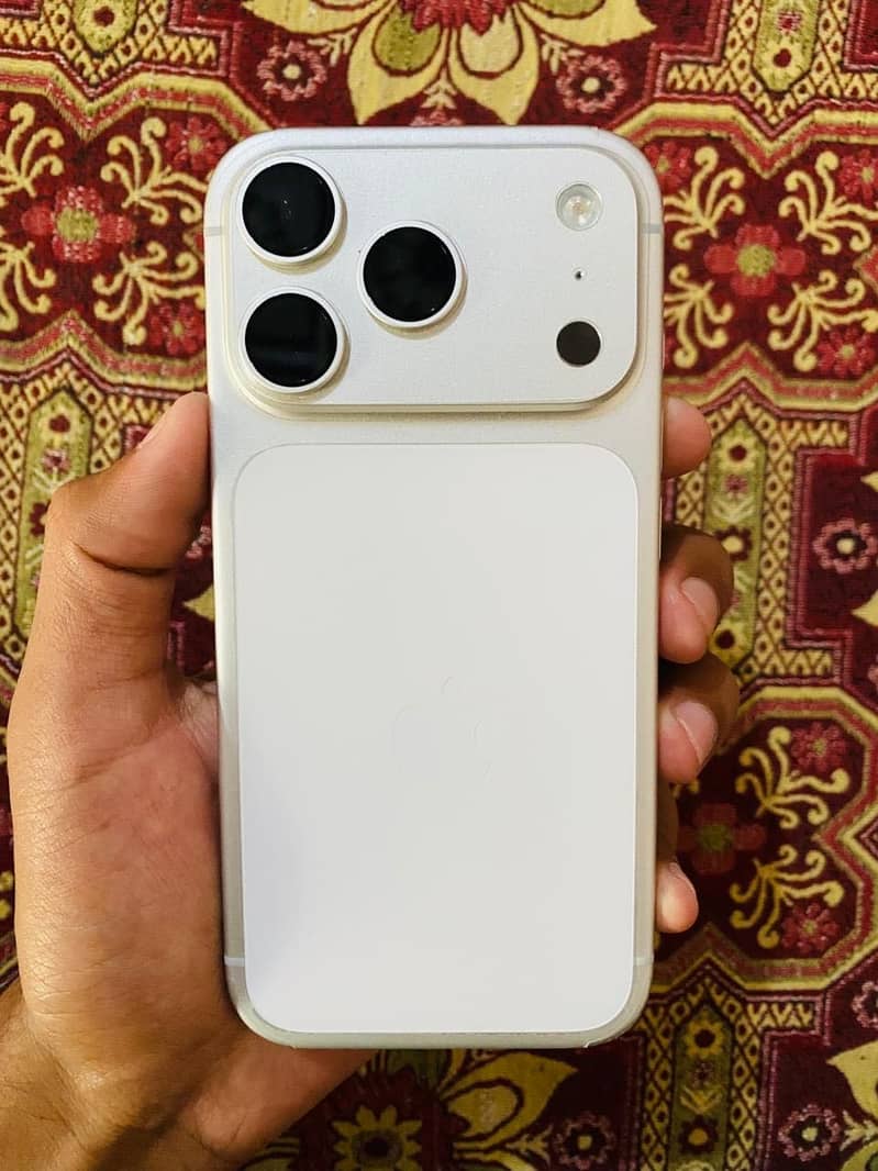 Apple iPhone 17 Pro Jv 1