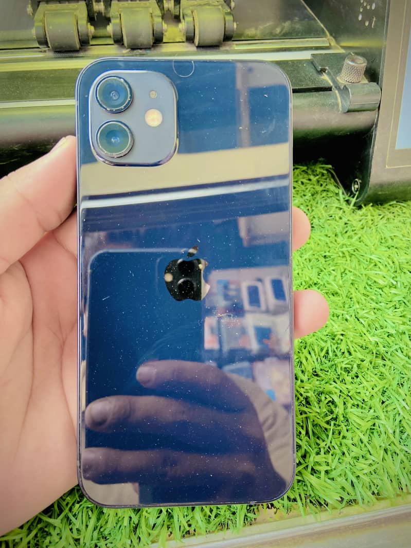 Apple iPhone 12 2