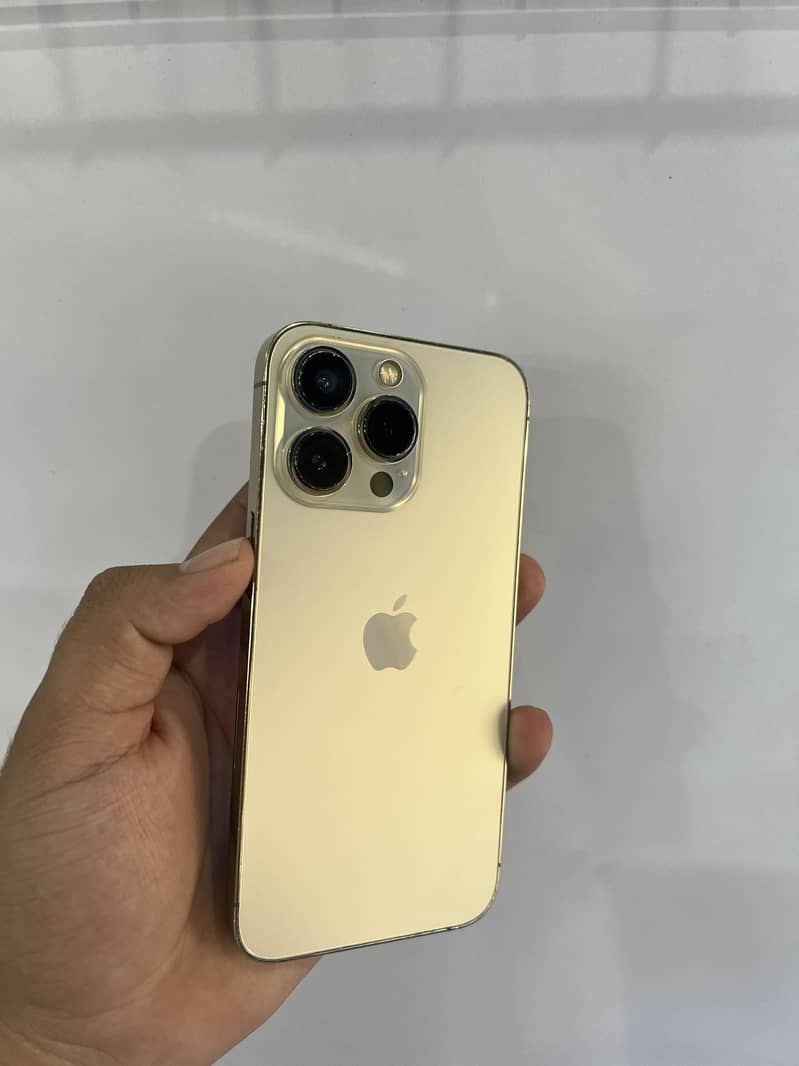 Apple iPhone 13 Pro 4