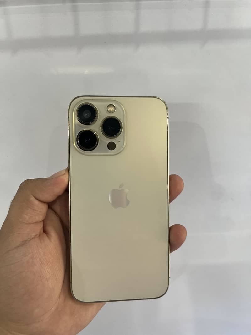 Apple iPhone 13 Pro 6