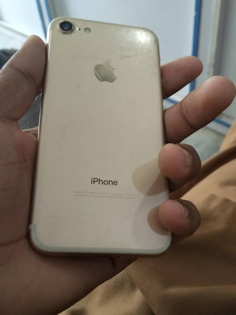 Apple iPhone 7 0
