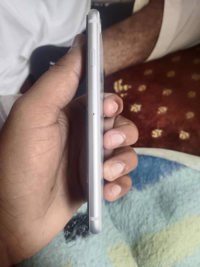 Apple iPhone SE 3