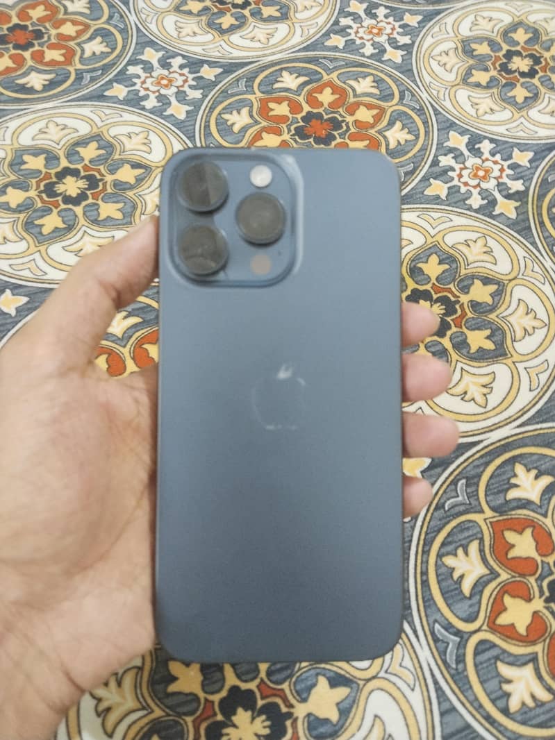 Apple iPhone 15 Pro Max 1