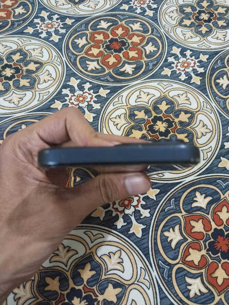 Apple iPhone 15 Pro Max 3