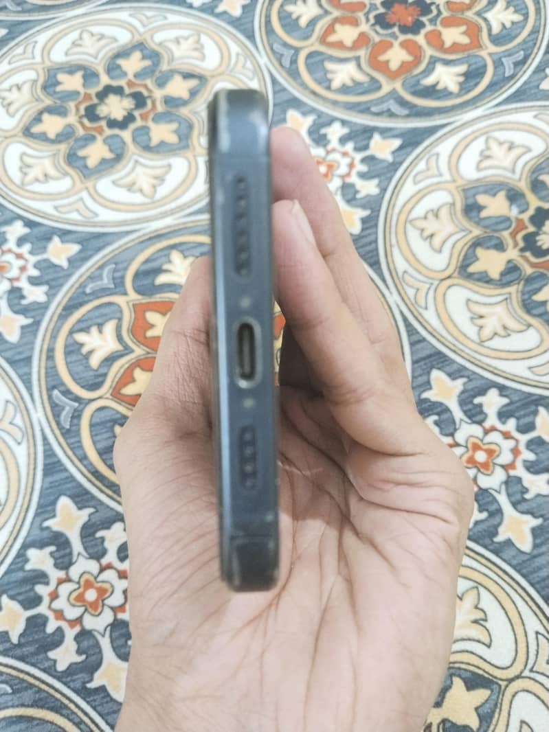Apple iPhone 15 Pro Max 5