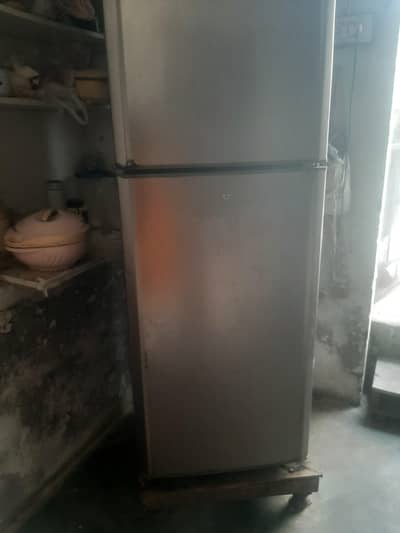 Good condition refrigerator pel brand 3 n half years used