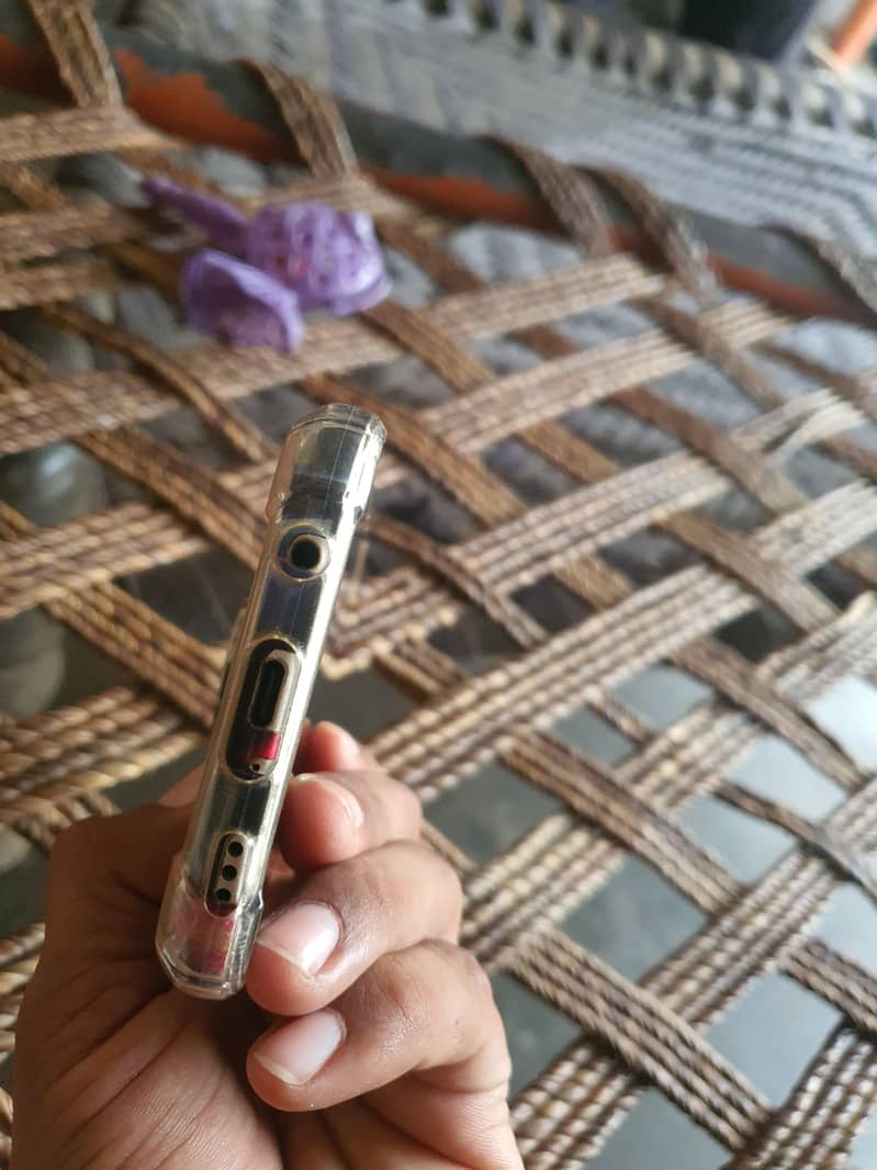 LG V60 1