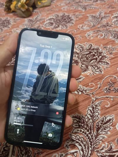 Apple iPhone 13