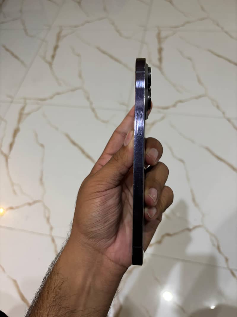 iPhone 14 Pro Max 2