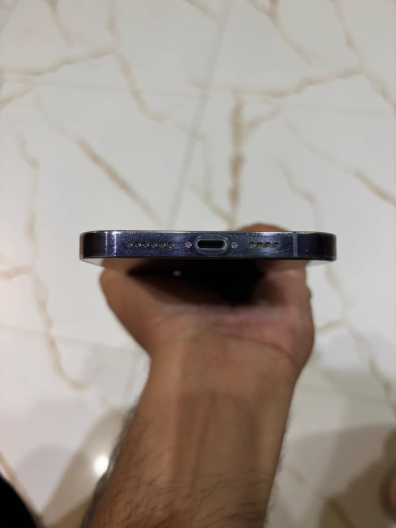 iPhone 14 Pro Max 4