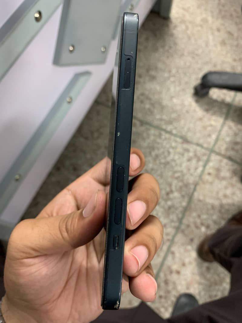 Apple iPhone 13 2