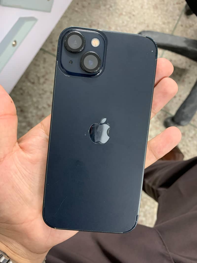 Apple iPhone 13 4