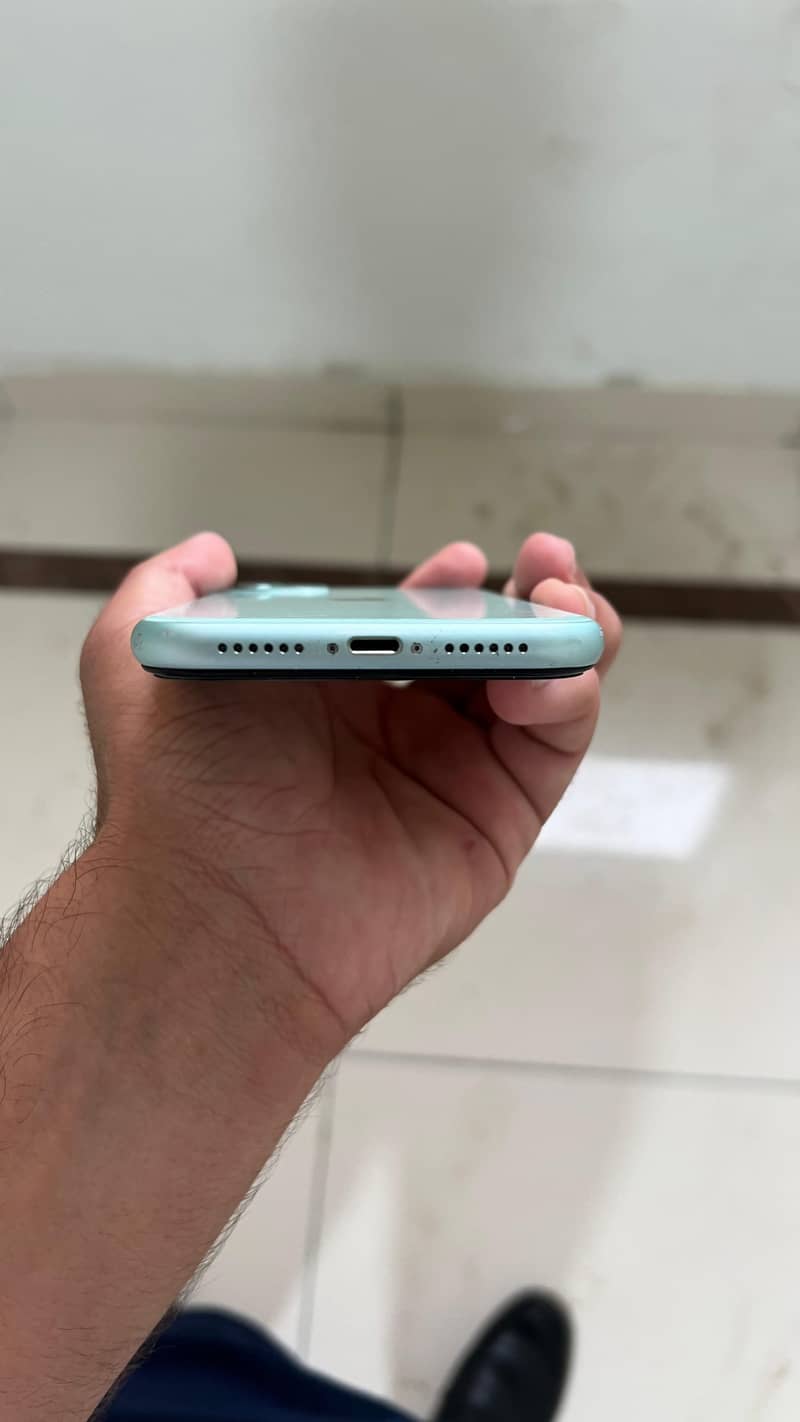 Apple iPhone 11 3