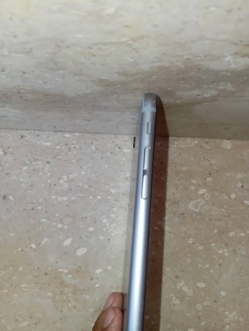 Apple iPhone 6S Plus 2