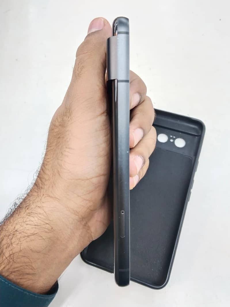 Google Pixel 8 4
