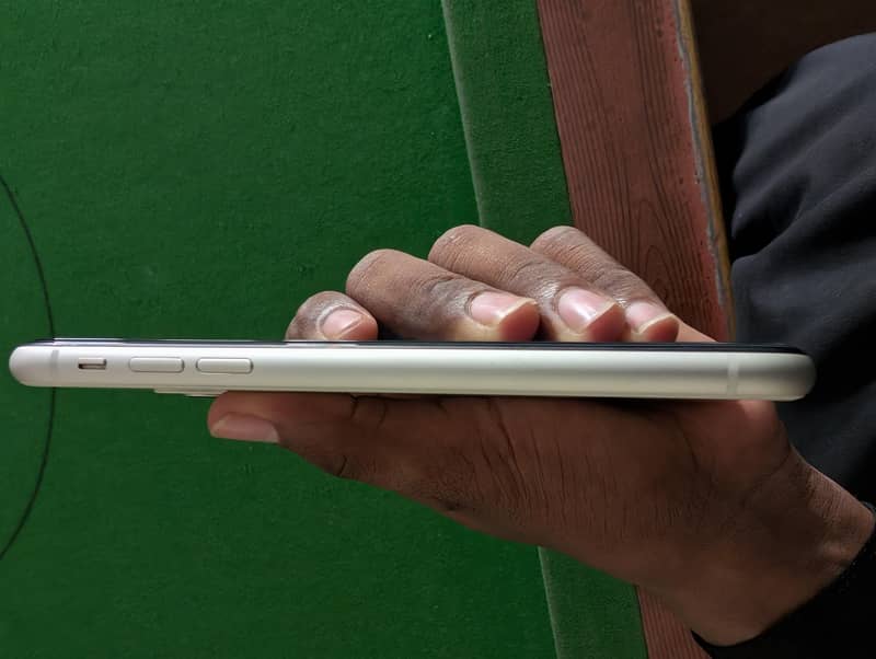Apple iPhone 11 1