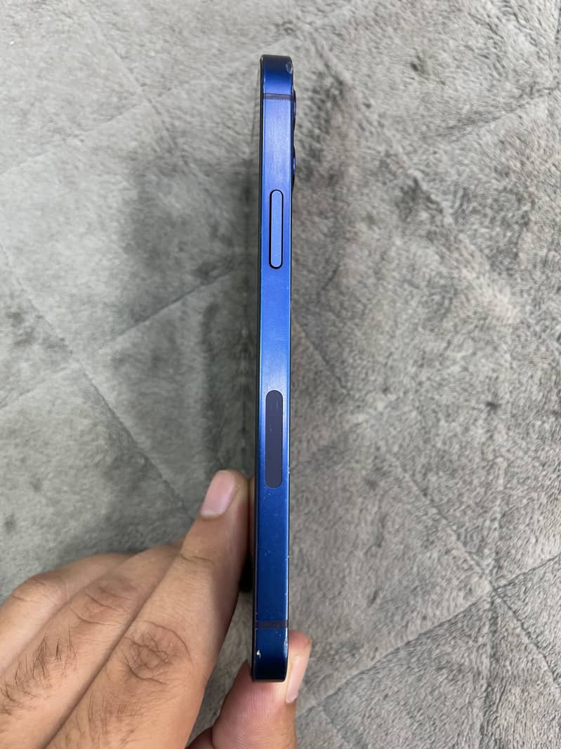 Apple iPhone 12 3