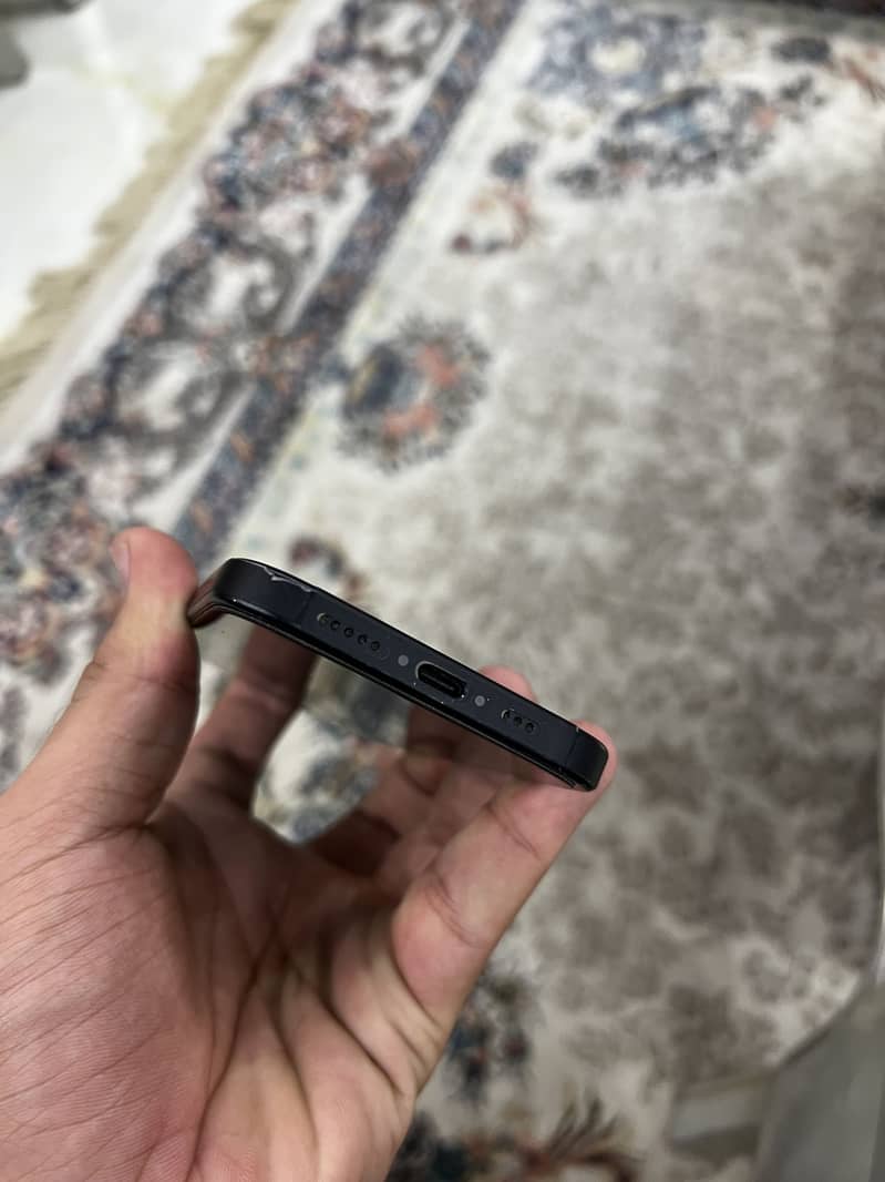Apple iPhone 15 5