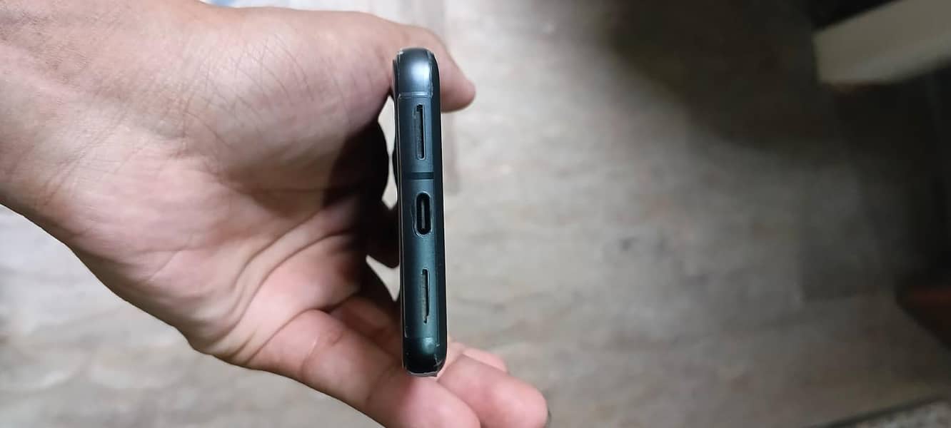Google Pixel 8 5