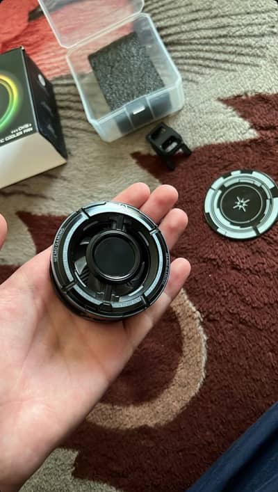 Magnetic cooler fan