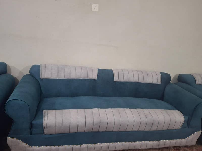 5 seater sofa 0