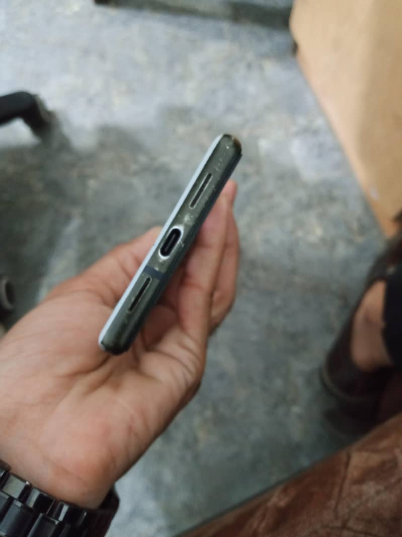 Google Pixel 6 4