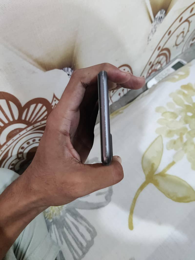 Apple iPhone 8 Plus 3