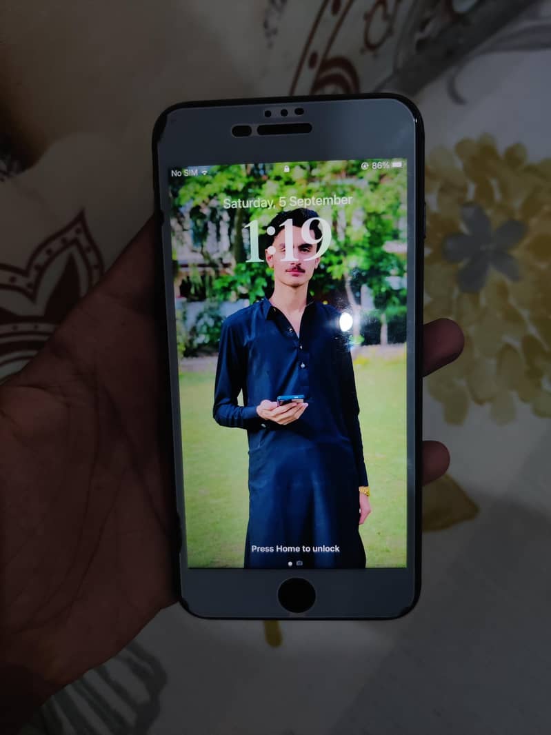 Apple iPhone 8 Plus 4