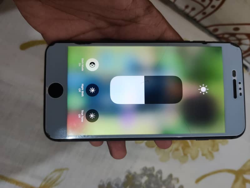 Apple iPhone 8 Plus 5