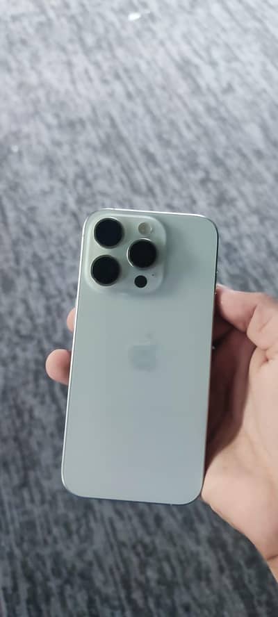 Iphone 15 Pro 256, battery 98