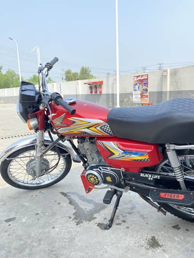 honda 125 new condition 6mah2025 ma liya 1 sal use